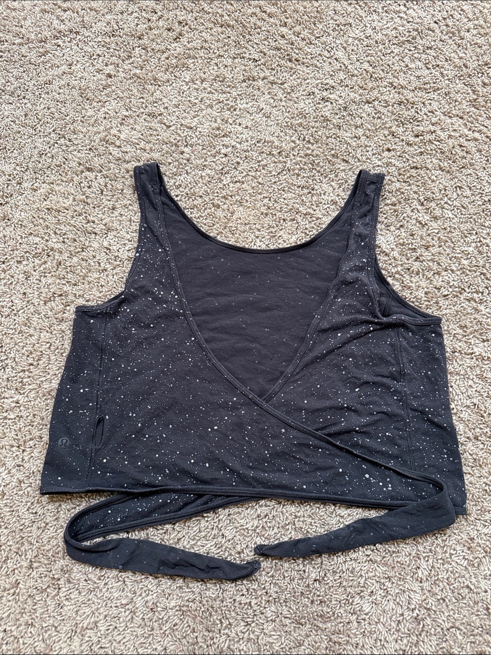 Lululemon Black V-Neck Tie Front Yoga Athletic Cropped Tank Top Womens sz L